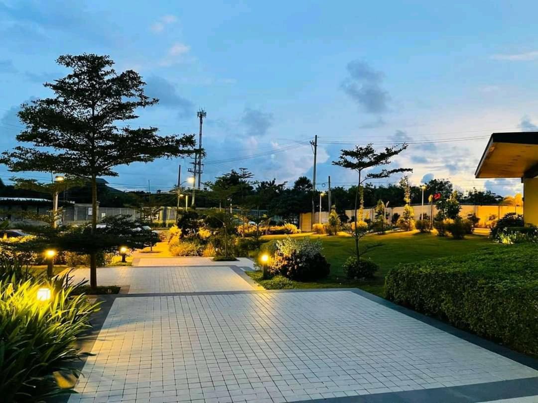 Avida Atria T2-F ,5Mins To Festive Walk And 4 Mins To Iloilo Convention Center Aparthotel Екстериор снимка